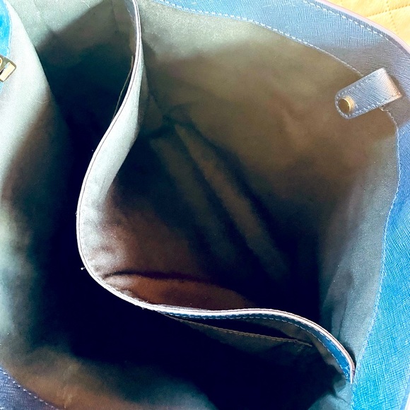 Tory Burch Robinson Large Triple Compartment Navy Blue Saffiano Leather Tote - Picture 10 of 16